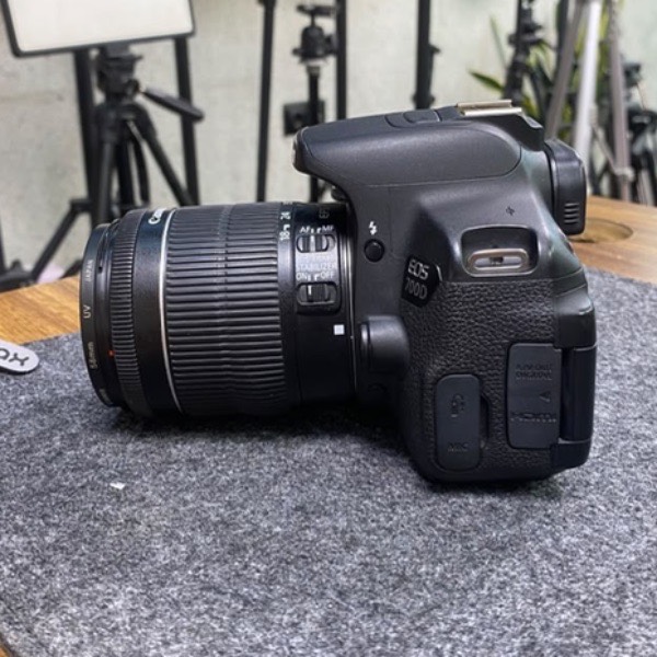 دوربین دست دوم Canon EOS 700D Kit 18-55mm f/3.5-5.6 IS STM (27/000 شات)