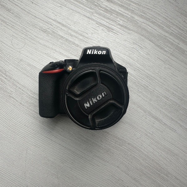 دوربین نیکون دست دوم Nikon D5600 Kit 18-55mm f/3.5-5.6G VR (26000 شات)