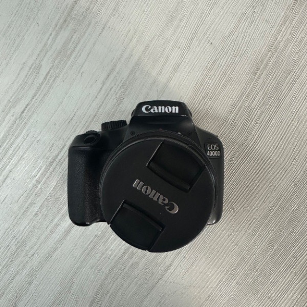 دوربین دست دوم Canon EOS 4000D Kit EF-S 18-55mm III (31000 شات)