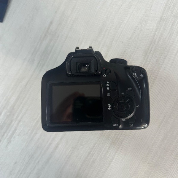 دوربین دست دوم Canon EOS 4000D Kit EF-S 18-55mm III (31000 شات)