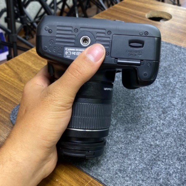 دوربین کانن دست دوم Canon 1100d kit 18 55 iii (5/000 شات)