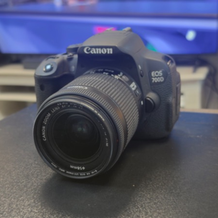 دوربین دست دوم Canon EOS 700D Kit 18-55mm f/3.5-5.6 (12/000 شات)