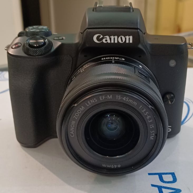دوربین بدون آینه دست دوم کانن Canon EOS M50 Mark II kit 15-45mm f/3.5-6.3 IS STM (حدود ۲۰۰۰ شات)