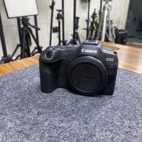دوربین بدون آینه دست دوم کانن Canon EOS R8 Mirrorless Camera Body (4/000 شات)