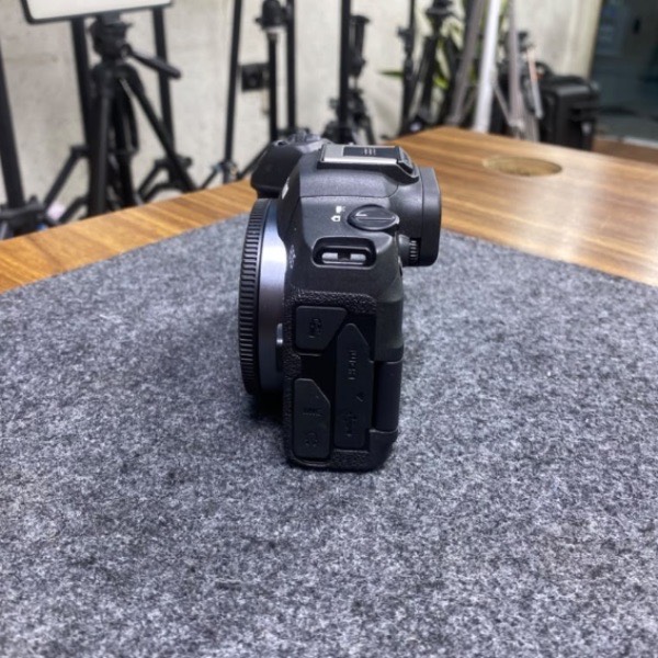 دوربین بدون آینه دست دوم کانن Canon EOS R8 Mirrorless Camera Body (4/000 شات)