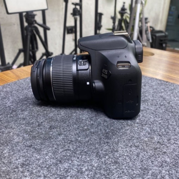 دوربین دست دوم Canon EOS 2000D kit EF-S 18-55mm III (4/000 شات)