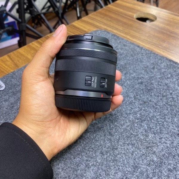 لنز دست دوم بدون‌آینه کانن Canon RF 35mm F1.8 IS STM Macro (جعبه دارد)
