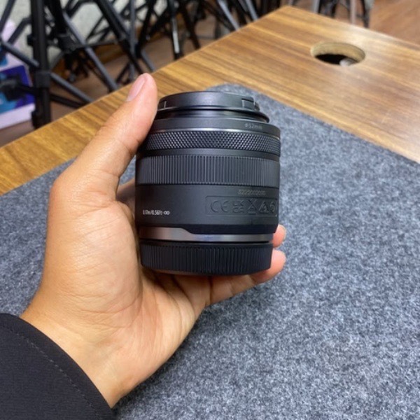 لنز دست دوم بدون‌آینه کانن Canon RF 35mm F1.8 IS STM Macro (جعبه دارد)