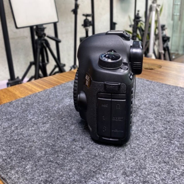 دوربین دست دوم عکاسی کانن Canon EOS 5D Mark III Body (18/000 شات)