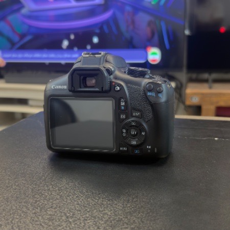 دوربین کانن دست دوم canon Eos 1300d kit 18 55 iii (5/000 شات)