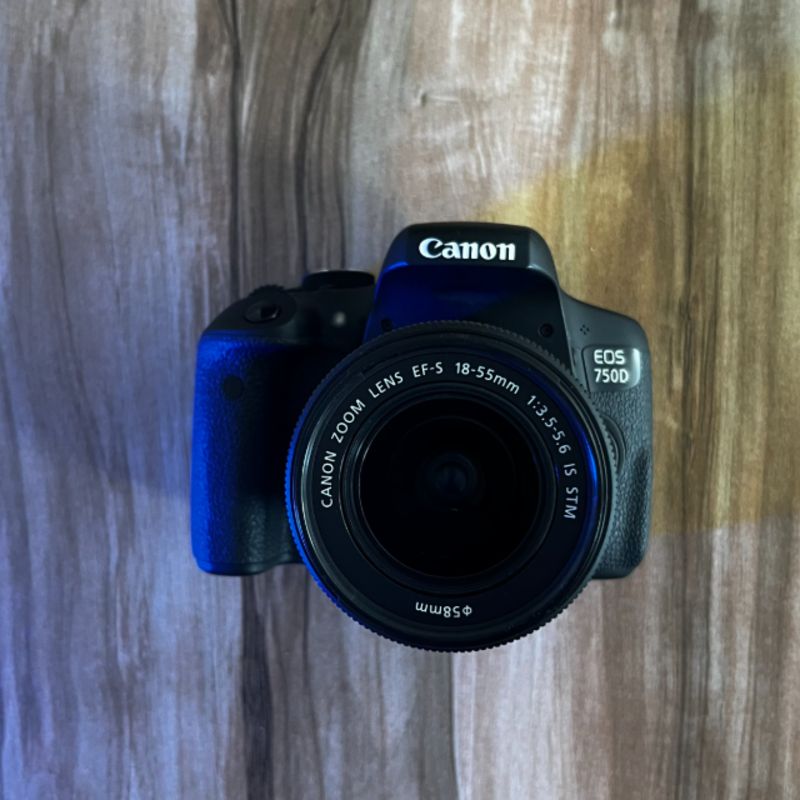 دوربین دست دوم کانن canon 750D EF-S 18-55 IS STM (3000 شات)