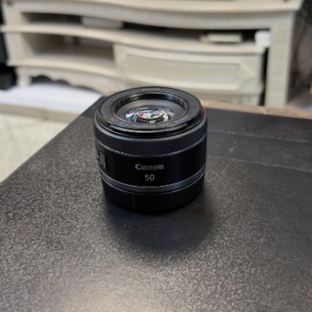 لنز کانن دست دوم Canon RF 50mm f/1.8 STM Lens (جعبه دارد)