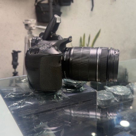 دوربین دست دوم کانن Canon 60d kit 18 135 is (5/000 شات)