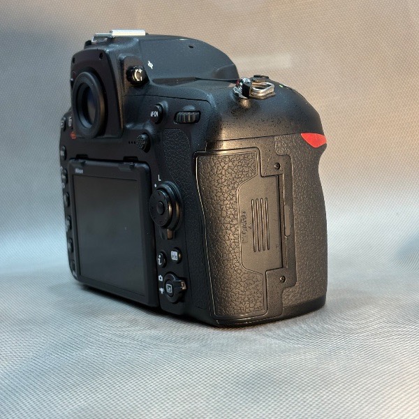 دوربین دست دوم نیکون Nikon D850 body (23000 شات)