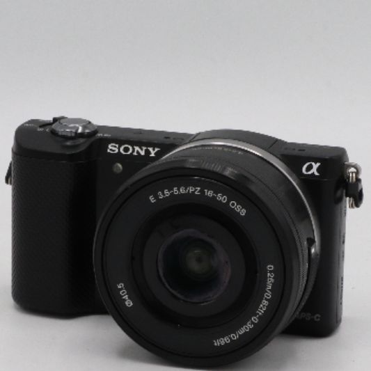 دوربین دست دوم سونی Sony Alpha A5000 kit 16-50mm (500 شات)