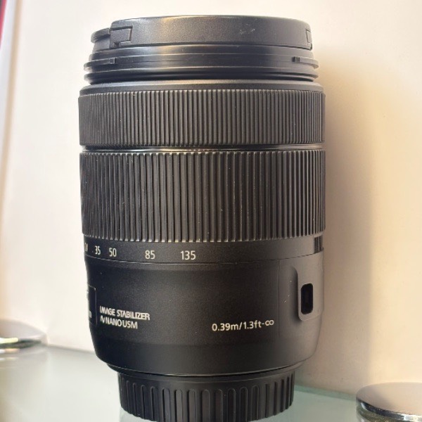 لنز دست دوم کانن Canon EF-S 18-135mm f/3.5-5.6 IS USM Lens (جعبه ندارد)