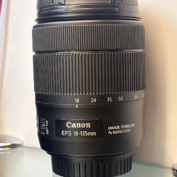 لنز دست دوم کانن Canon EF-S 18-135mm f/3.5-5.6 IS USM Lens (جعبه ندارد)