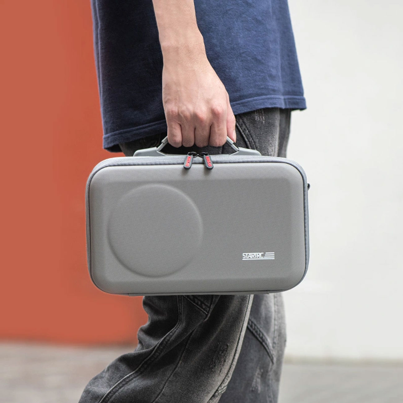 نمای کاربردی از کیف حمل دوربین STARTRC Carrying Case for DJI Osmo 360 &amp; Osmo 360 II Adventure Co