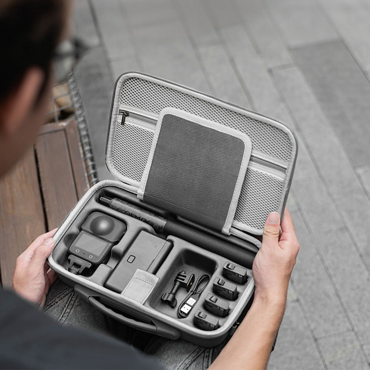 نمای کاربردی کیف حمل دوربین STARTRC Carrying Case for DJI Osmo 360 & Osmo 360 II Adventure Combo