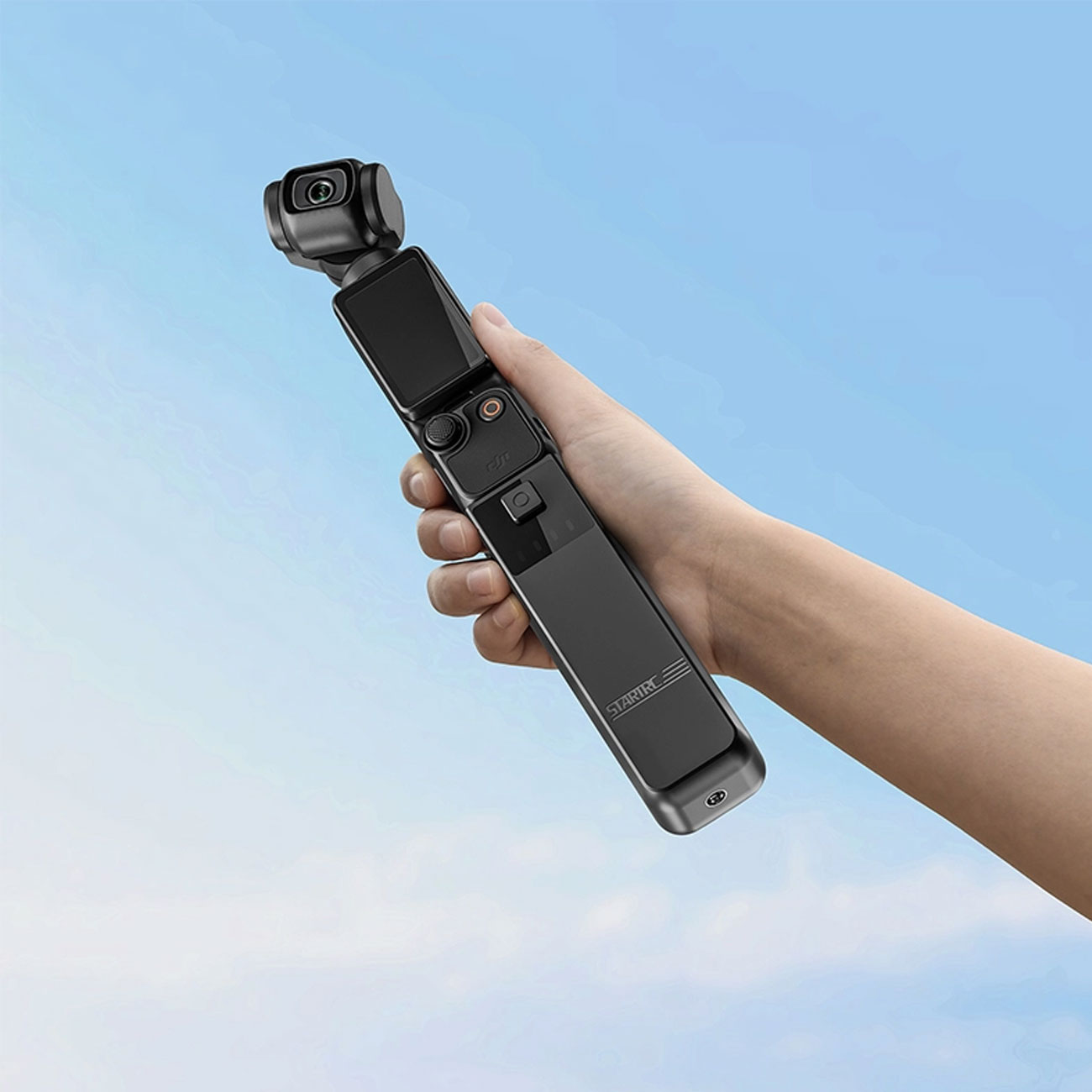 نمای کاربردی گریپ شارژ و پاوربانک STARTRC 4000mAh Charging Power Bank Grip for DJI Pocket 3, Pocket 