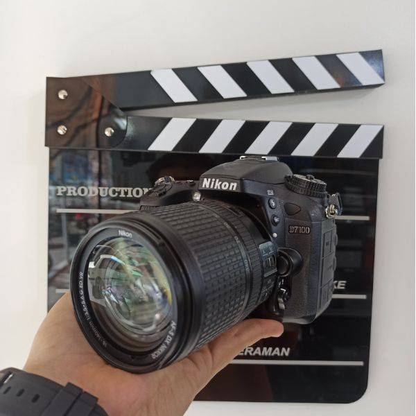 دوربین دست دوم نیکون Nikon D7100 Kit 18-140mm f/3.5-5.6 G VR (2000 شات)