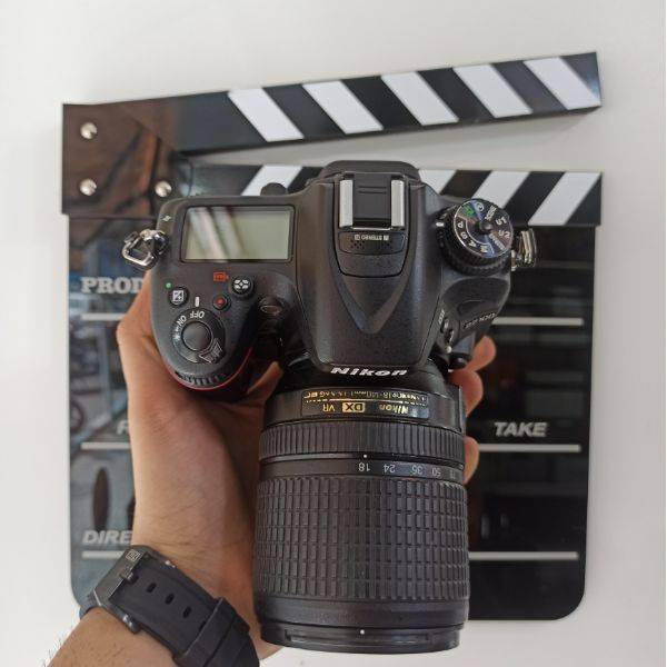 دوربین دست دوم نیکون Nikon D7100 Kit 18-140mm f/3.5-5.6 G VR (2000 شات)