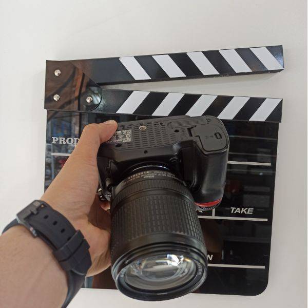 دوربین دست دوم نیکون Nikon D7100 Kit 18-140mm f/3.5-5.6 G VR (2000 شات)