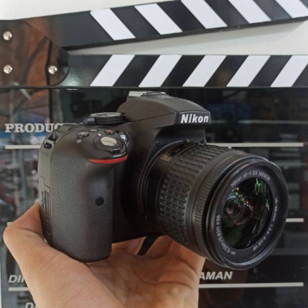 دوربین دست دوم نیکون Nikon D5300 Kit 18-55mm f/3.5-5.6G VR II (12000 شات)