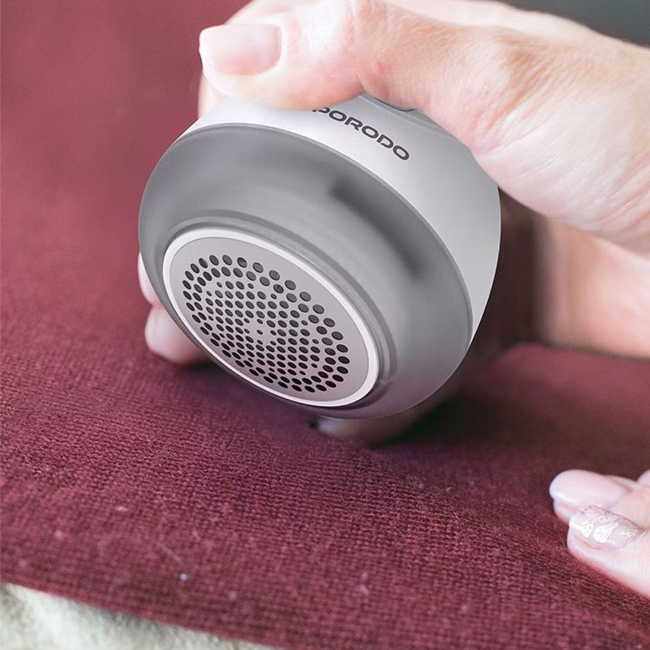 نمای کاربردی پرزگیر لباس برقی پرودو Porodo Lifestyle Fabric Shaver Lint & Bobbles Remover