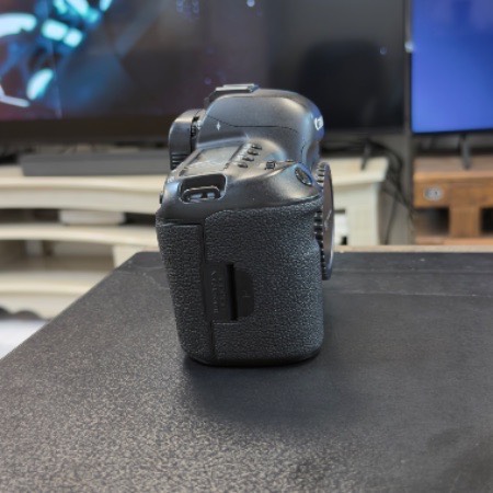 دوربین دست دوم کانن Canon EOS 5D Mark IV Body (32/000 شات)