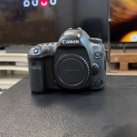 دوربین دست دوم کانن Canon EOS 5D Mark IV Body (32/000 شات)