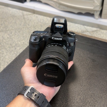 دوربین دست دوم کانن Canon EOS 70D Kit 18-135mm f/3.5-5.6 IS STM (20/000 شات)