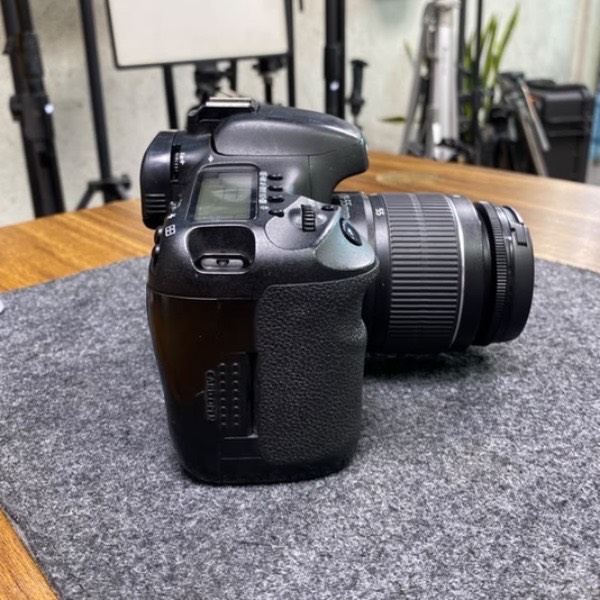 دوربین دست دوم کانن Canon EOS 7D Kit 18-55mm DC III (85/000 شات)