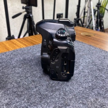 دوربین دست دوم کانن Canon EOS 80D Body (100/0000 شات)