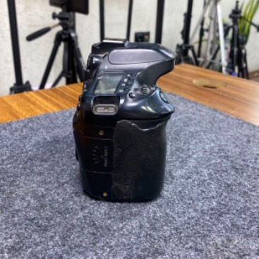 دوربین دست دوم کانن Canon EOS 80D Body (100/0000 شات)