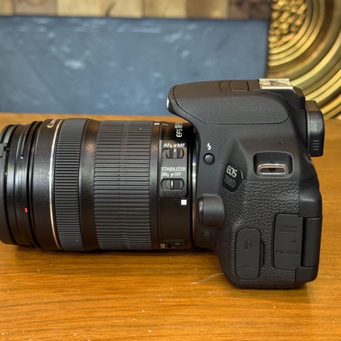 دوربین دست دوم کانن Canon EOS 700D Kit 18-135mm f/3.5-5.6 IS STM Used (3500 شات)