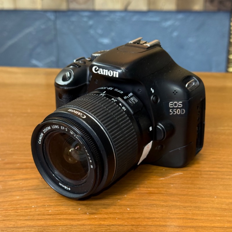 دوربین عکاسی کانن دست دوم Canon EOS 550D Kit 18-55mm f/3.5-5.6 III تعداد شات: (55 هزارشات)