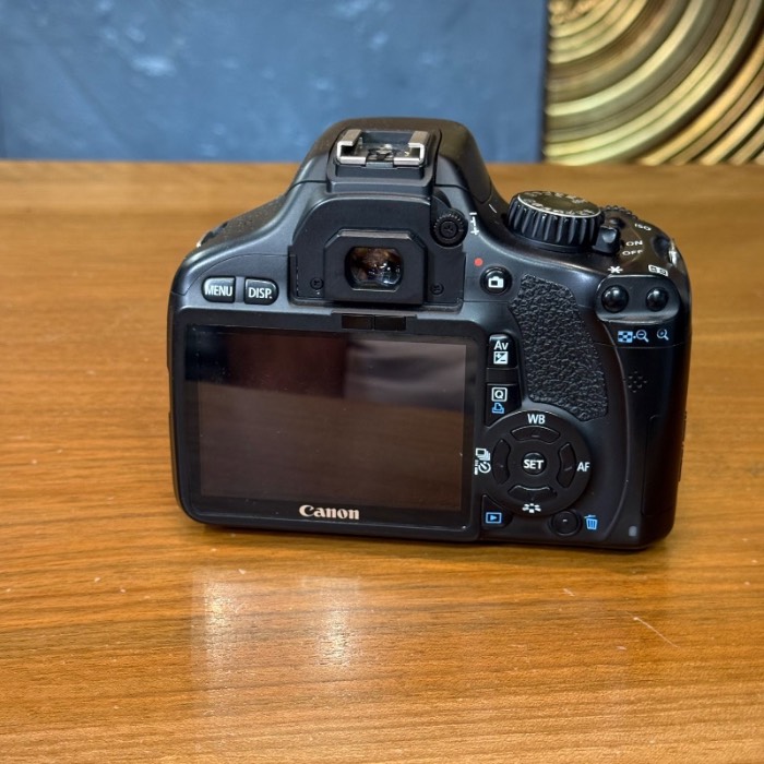 دوربین عکاسی کانن دست دوم Canon EOS 550D Kit 18-55mm f/3.5-5.6 III تعداد شات: (55 هزارشات)