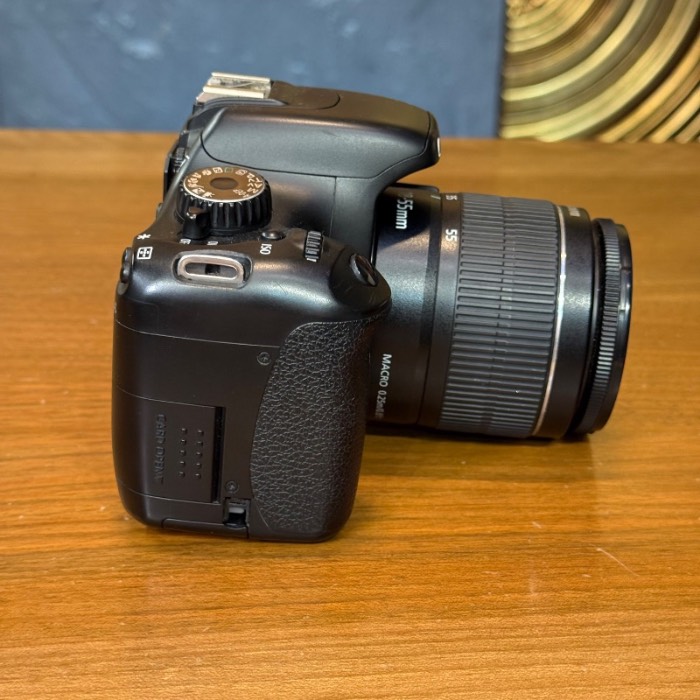 دوربین عکاسی کانن دست دوم Canon EOS 550D Kit 18-55mm f/3.5-5.6 III تعداد شات: (55 هزارشات)