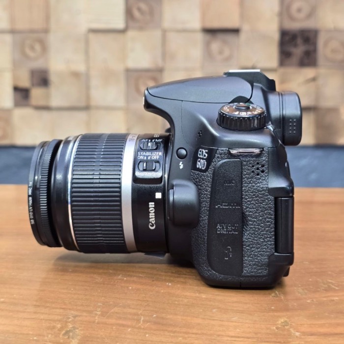 دوربین دست دوم عکاسی کانن Canon EOS 60D 18-55 isتعداد شات: 15000شات