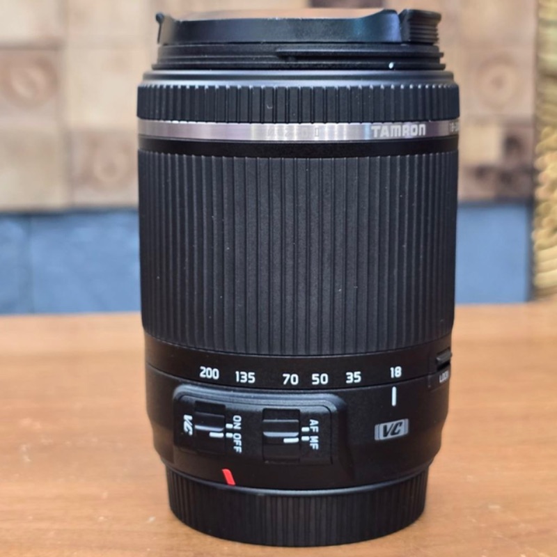 لنز دست دوم تامرون tamron 18-200mm f/3.5-6.3 di ii vc canon (جعبه دارد)