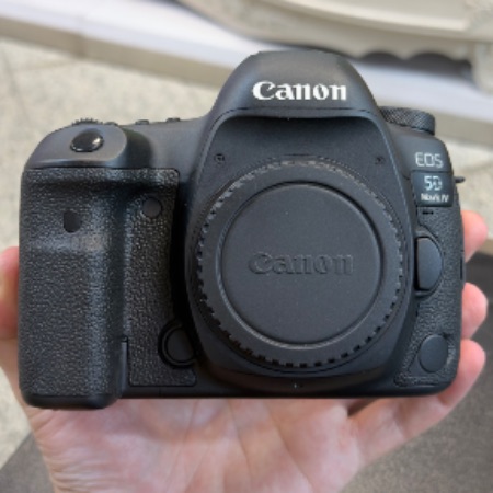 دوربین دست دوم کانن Canon EOS 5D Mark IV Body (8950 شات)