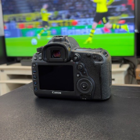 دوربین دست دوم کانن Canon EOS 5D Mark IV Body (8950 شات)