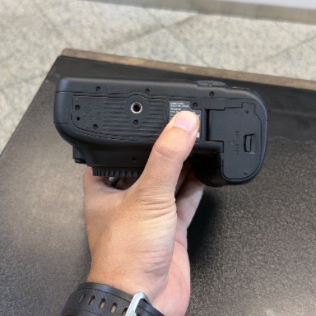 دوربین دست دوم کانن Canon EOS 5D Mark IV Body (8950 شات)