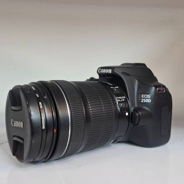 دوربین دست دوم کانن Canon EOS 250D Kit EF-S 18-55 mm f/4-5.6 IS STM (7000 شات)