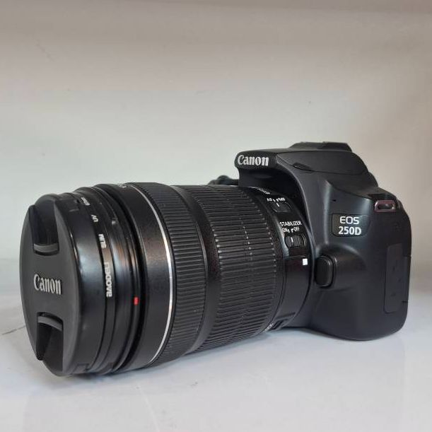 دوربین دست دوم کانن Canon EOS 250D Kit EF-S 18-55 mm f/4-5.6 IS STM (3000 شات)