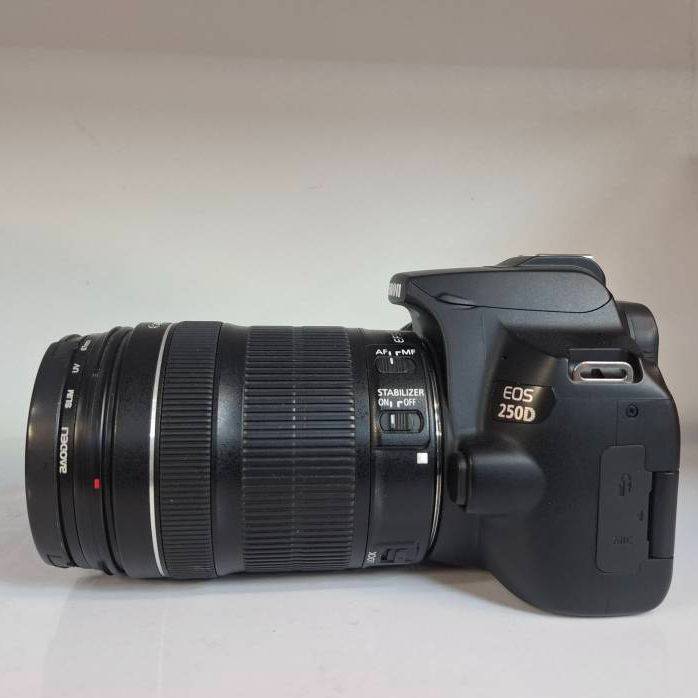 دوربین دست دوم کانن Canon EOS 250D Kit EF-S 18-55 mm f/4-5.6 IS STM (9000 شات)