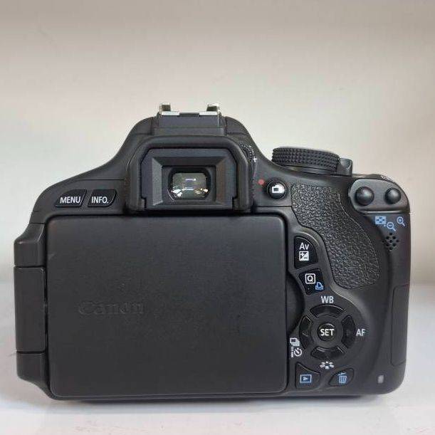 دوربین عکاسی کانن دست دوم Canon EOS 600D ‌Kit 18-55mm (4000 شات)