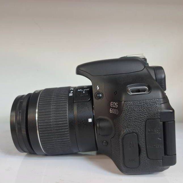 دوربین عکاسی کانن دست دوم Canon EOS 600D ‌Kit 18-55mm (4000 شات)