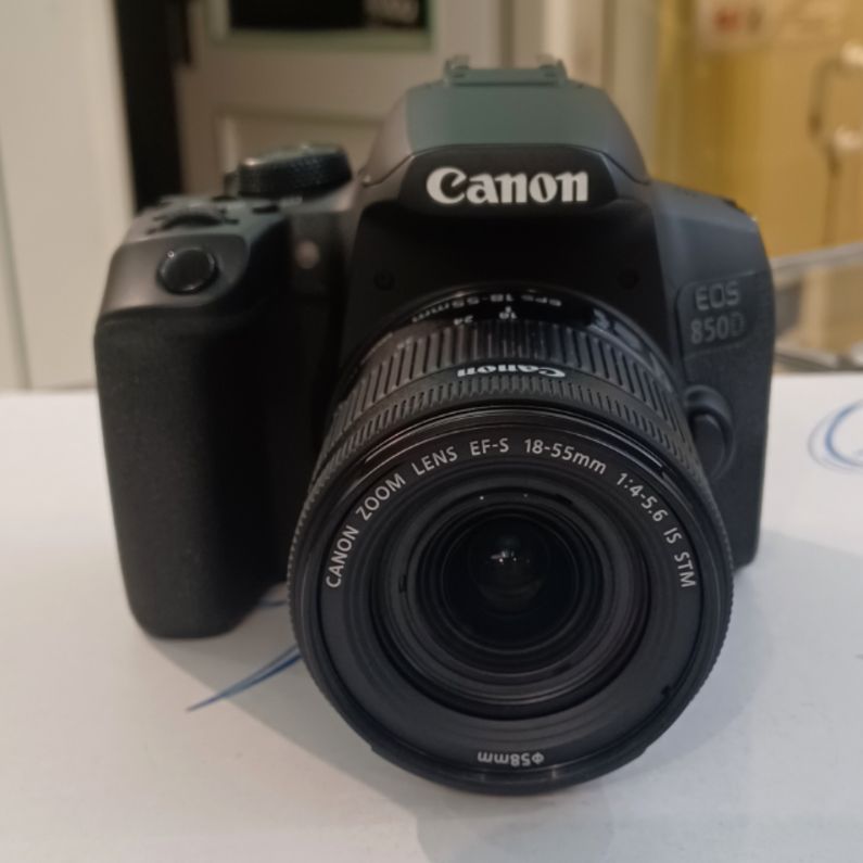 دوربین عکاسی کانن دست دوم Canon EOS 850D kit EF-S 18-55mm f/4-5.6 IS STM used (حدود ۴۵۰۰ شات)
